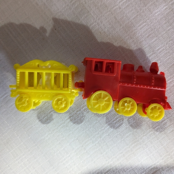 VTG Lillian Vernon plastic circus trains cake toppers candle holders (set of 12) - Picture 4 of 10